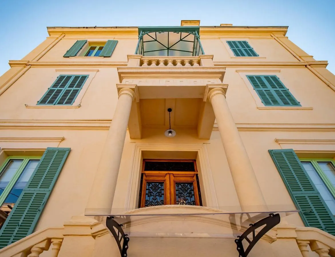 Hostel Banana'S Camp Cannes