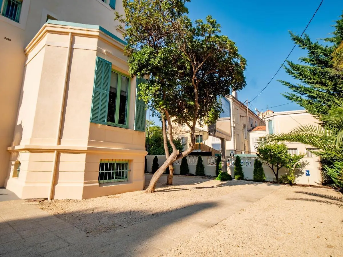 Hostel Banana'S Camp Cannes
