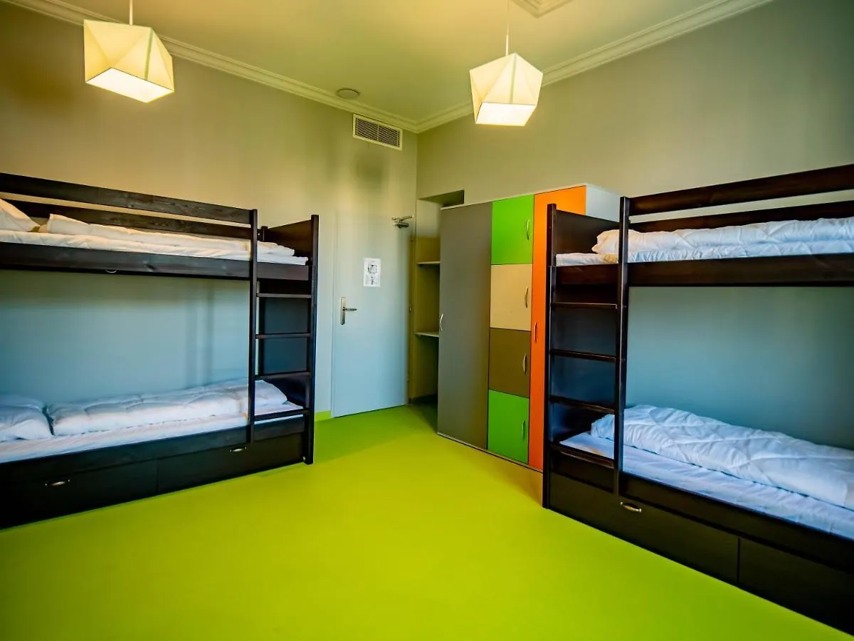 Hostel Banana'S Camp Cannes Francja
