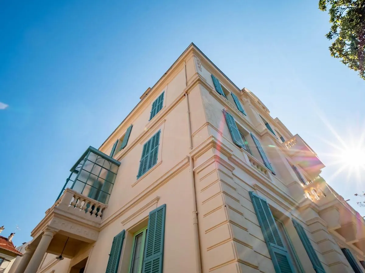 Hostel Banana'S Camp Cannes Francja