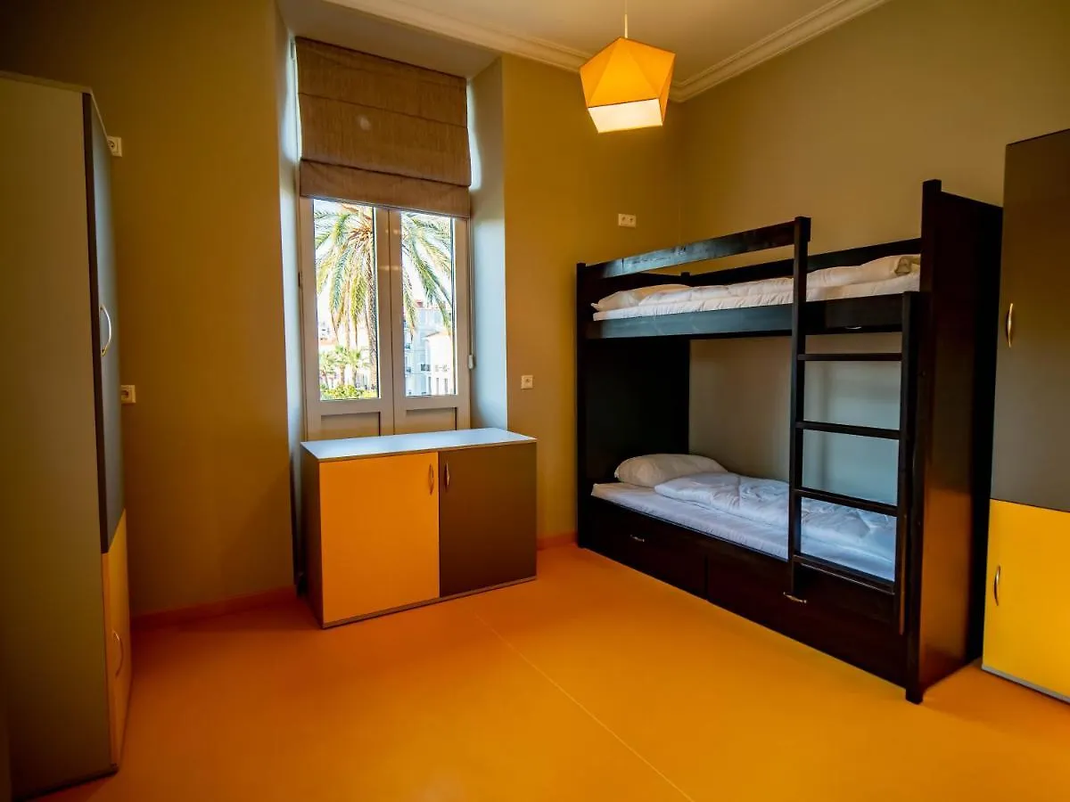 Banana'S Camp Hostel Cannes France