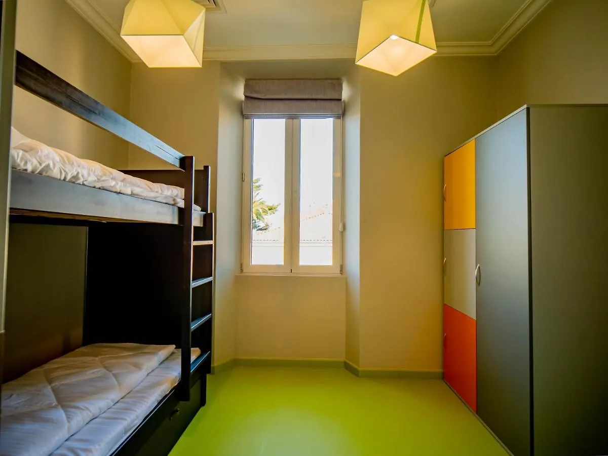 Banana'S Camp Hostel Cannes